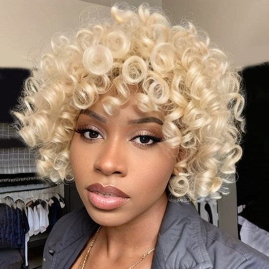 Monroe Même Style | Perruque Bob bouclée rebondissante blonde 613 en dentelle HD 5x5 avec frange 100% cheveux humains pour débutants